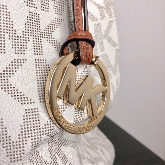 Michael Kors Jet Set Large Gathered Tote Bag - Picture 6 of 15